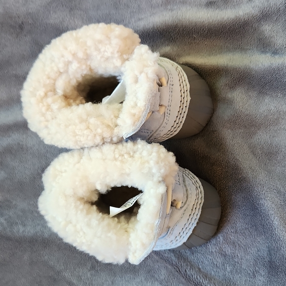 NWT Sorel Caribootie size 2 - Picture 6 of 8